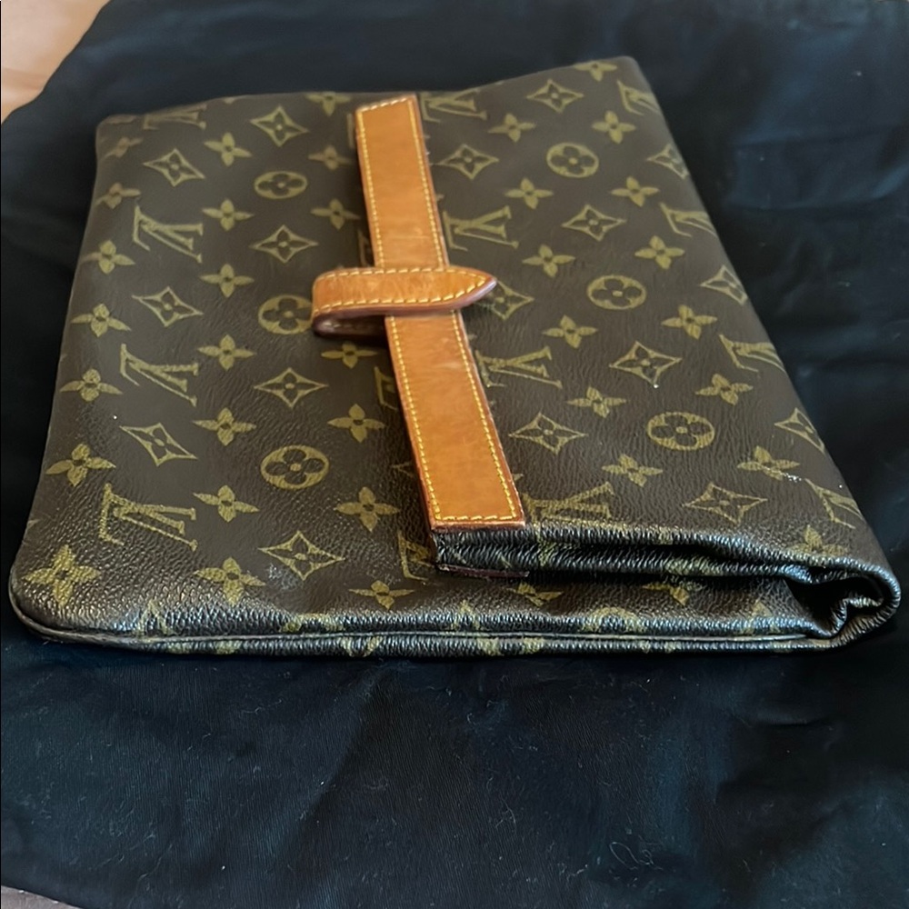 ✨Louis Vuitton Clutch Bag ✨ - Picture 4 of 16